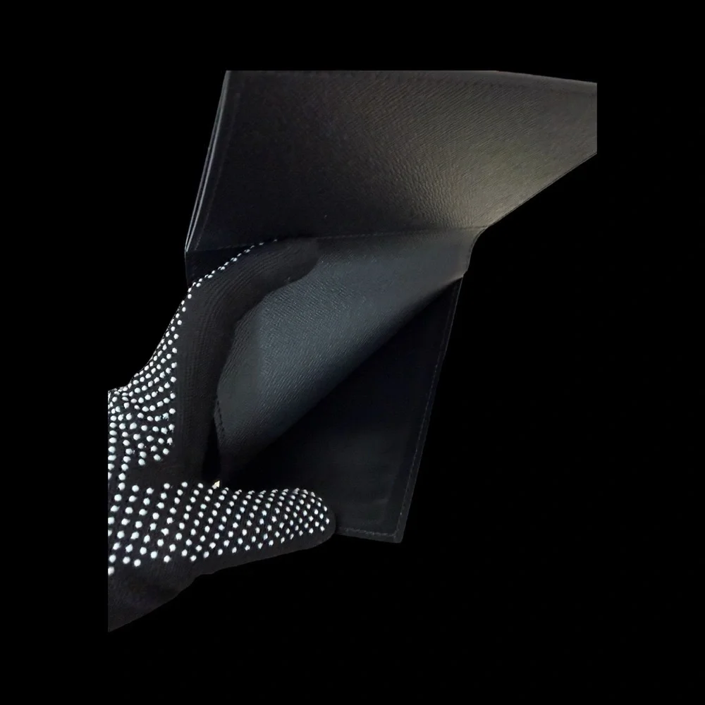 NWOT Louis Vuitton Reverse Monogram Passport holder with COA - Picture 3 of 4